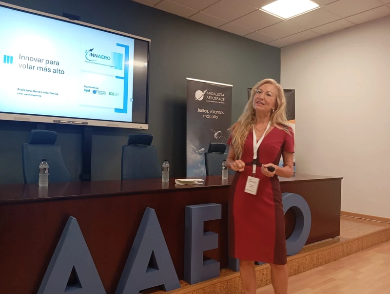 Conferencia Mª Luisa García. Foto: INNAERO